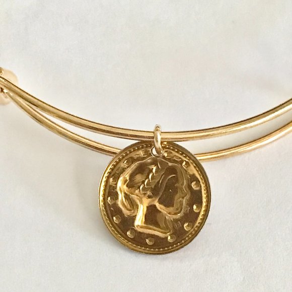 Vintage French Italian Coin Charm Bracelet Gold Plated Wire France Italy Lady - Picture 7 of 9